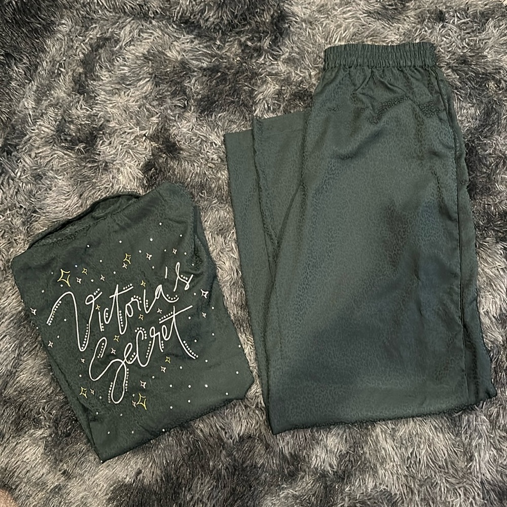 Victoria’s Secret 2 Piece Pajama Set